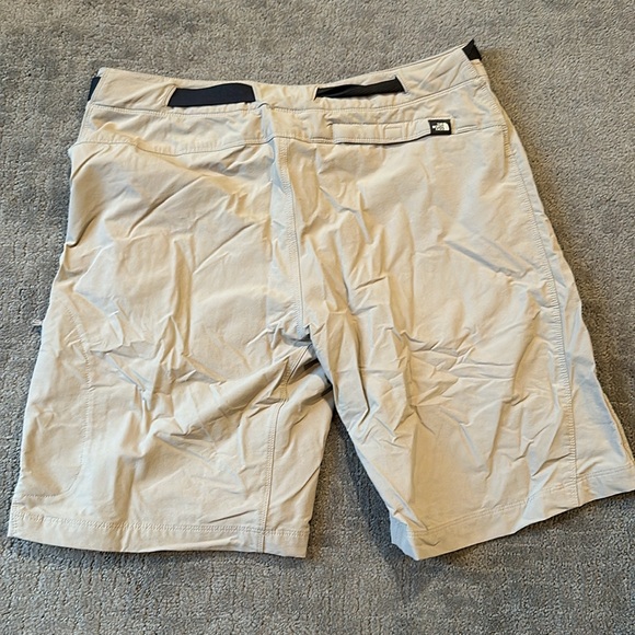Men's North Face Hiking Shorts 36W - Picture 4 of 4